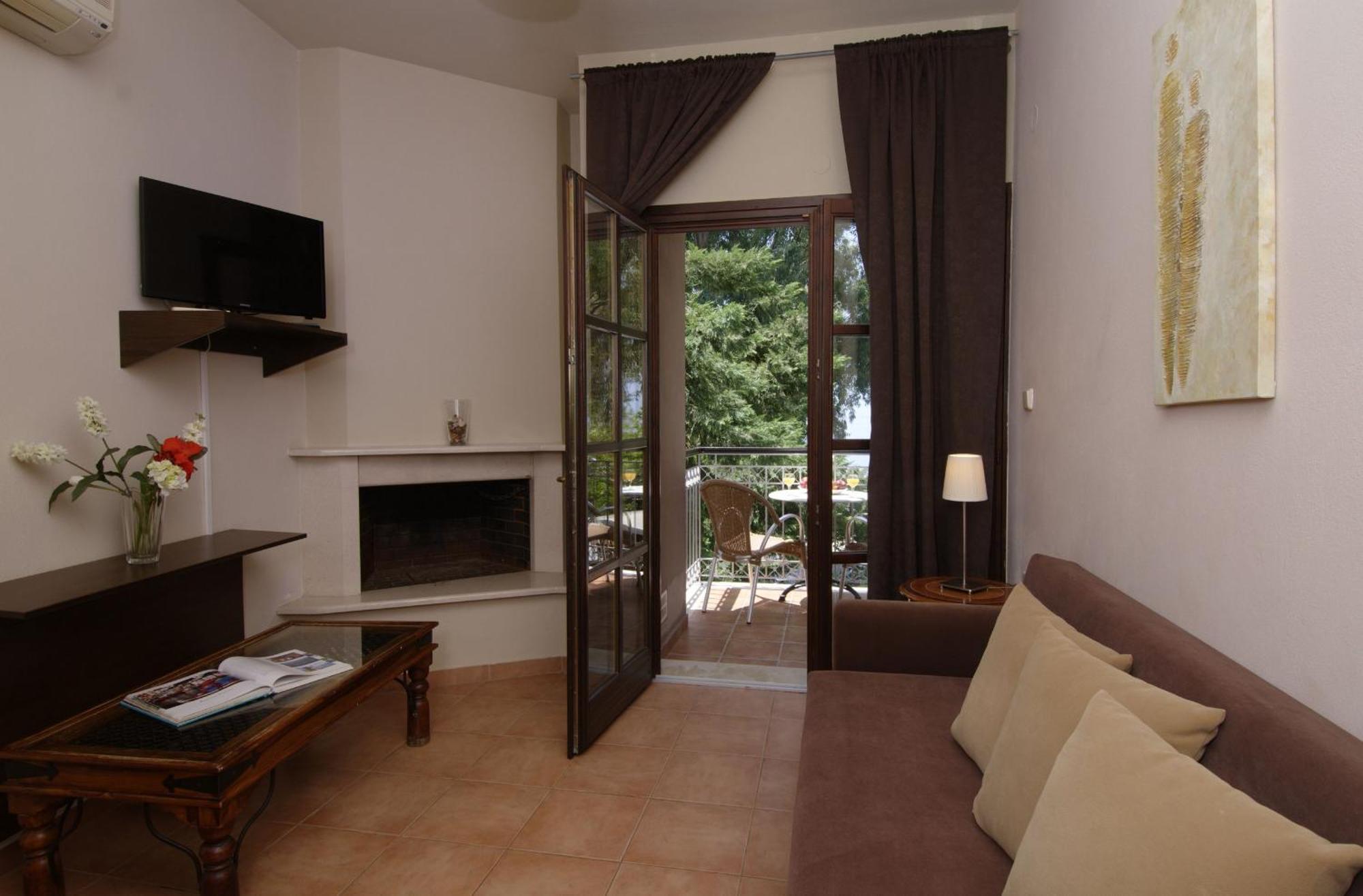 Enalion Hotel Кала Нера Екстериор снимка